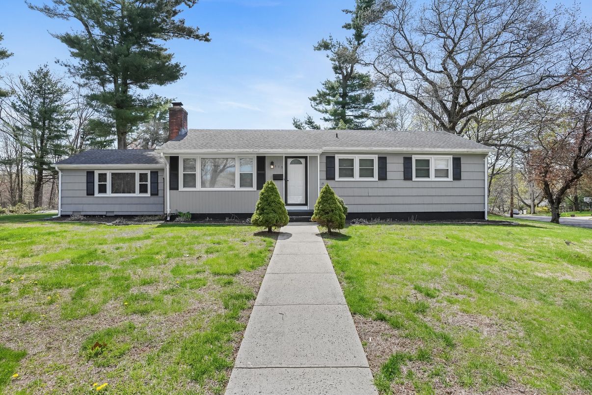 Exterior, Facade, Cape Cod