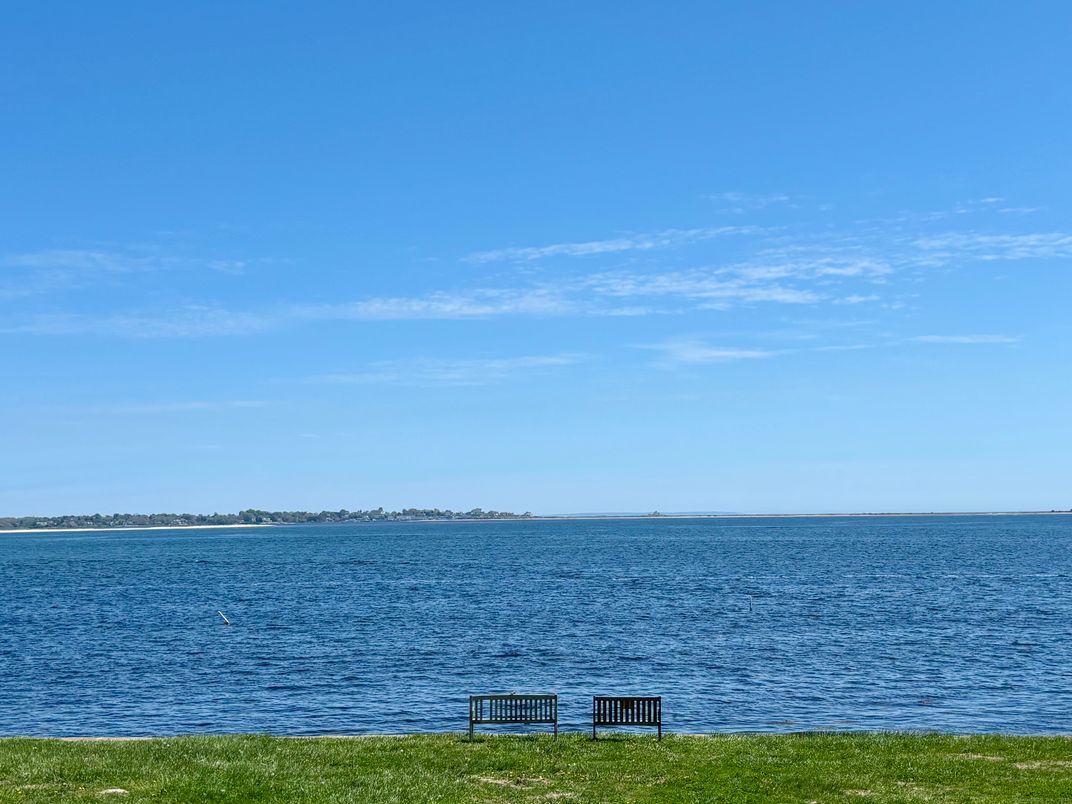 Exterior, Lake