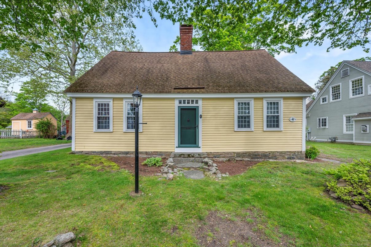Backyard, Exterior, Facade, Cape Cod