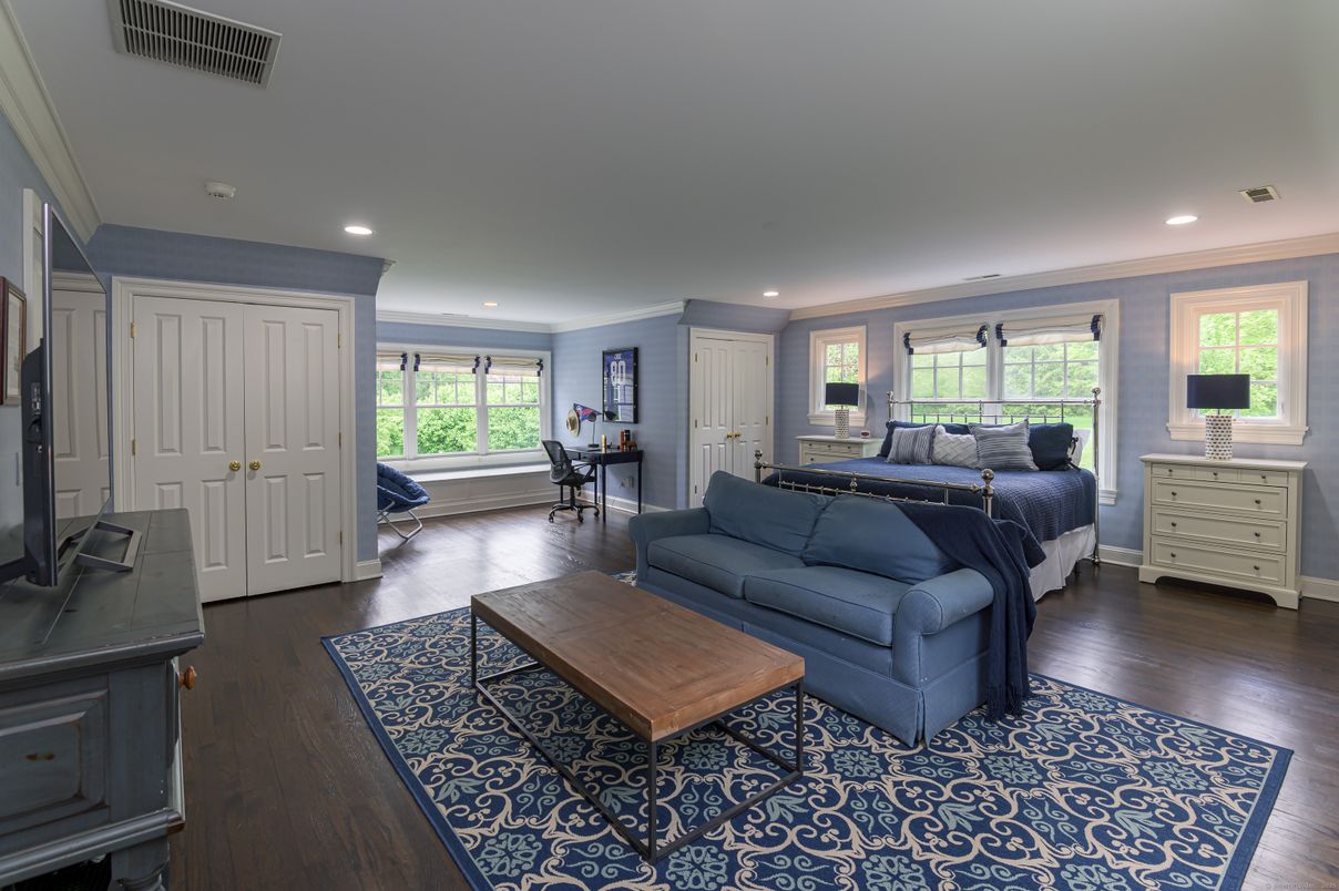 Bedroom, Interior, Living room, Recessed Lighting, Wood Texture Flooring
