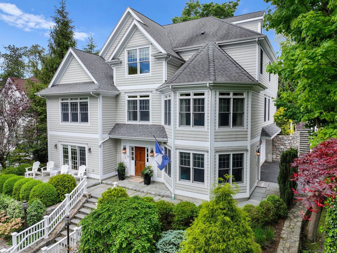 Exterior, Facade, Queen Anne Victorian