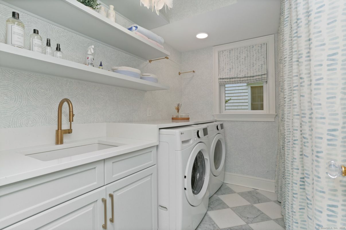 Interior, Marble, Recessed Lighting, Washer