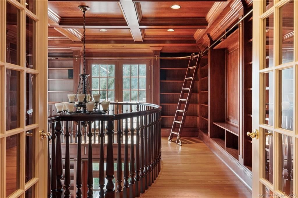 Chandelier, Interior, Recessed Lighting, Wooden Beams, Wooden Ceilings, Wood Texture Flooring, Wooden Walls
