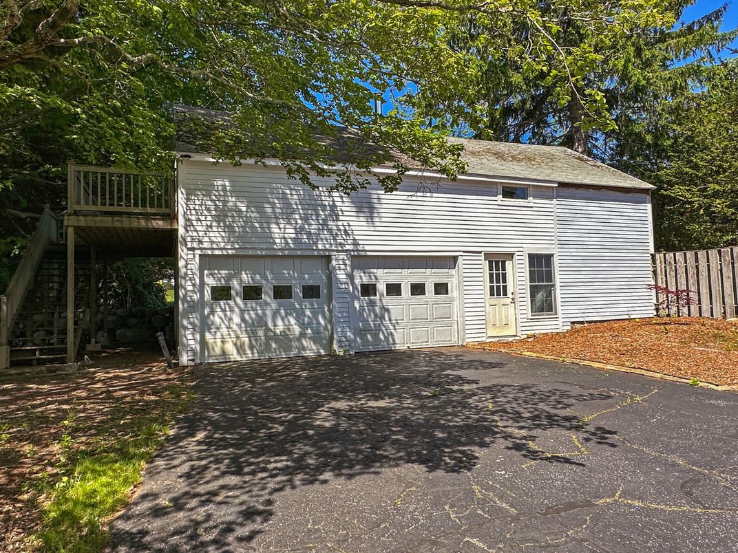 Detached Garage, Exterior