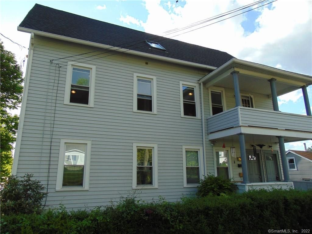 Exterior, Facade, Rowhouse