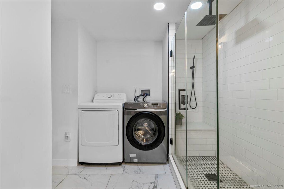 Interior, Marble, Recessed Lighting, Washer