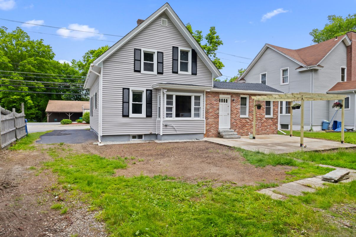 Exterior, Facade, Brick Facade, Queen Anne Victorian
