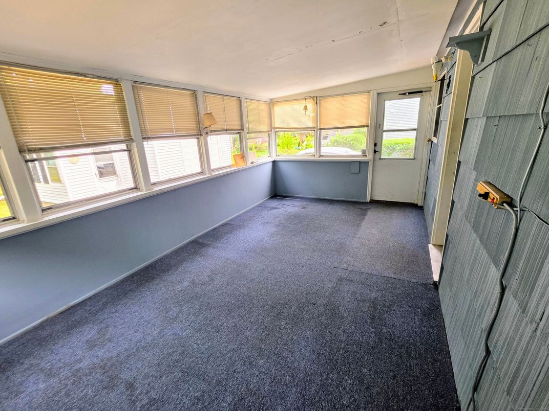 Empty room, Interior, Sun Room