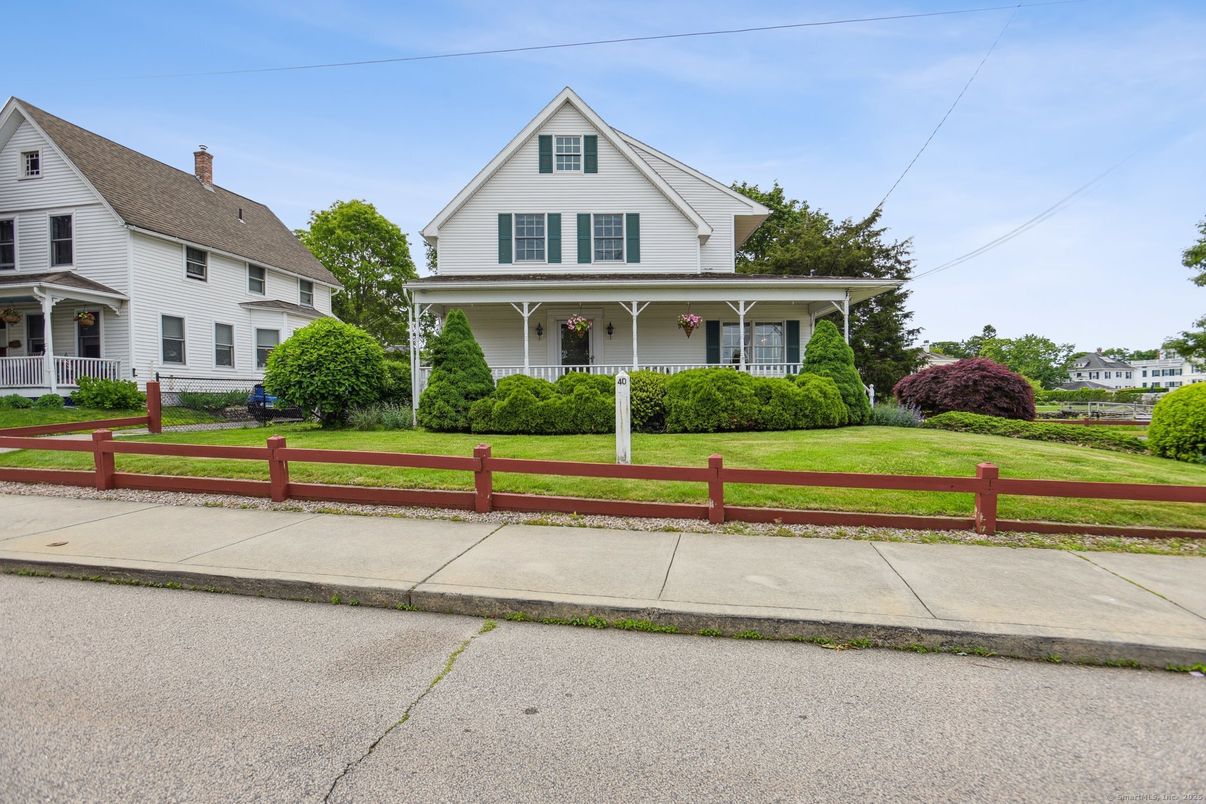 Backyard, Exterior, Facade, Farmhouse