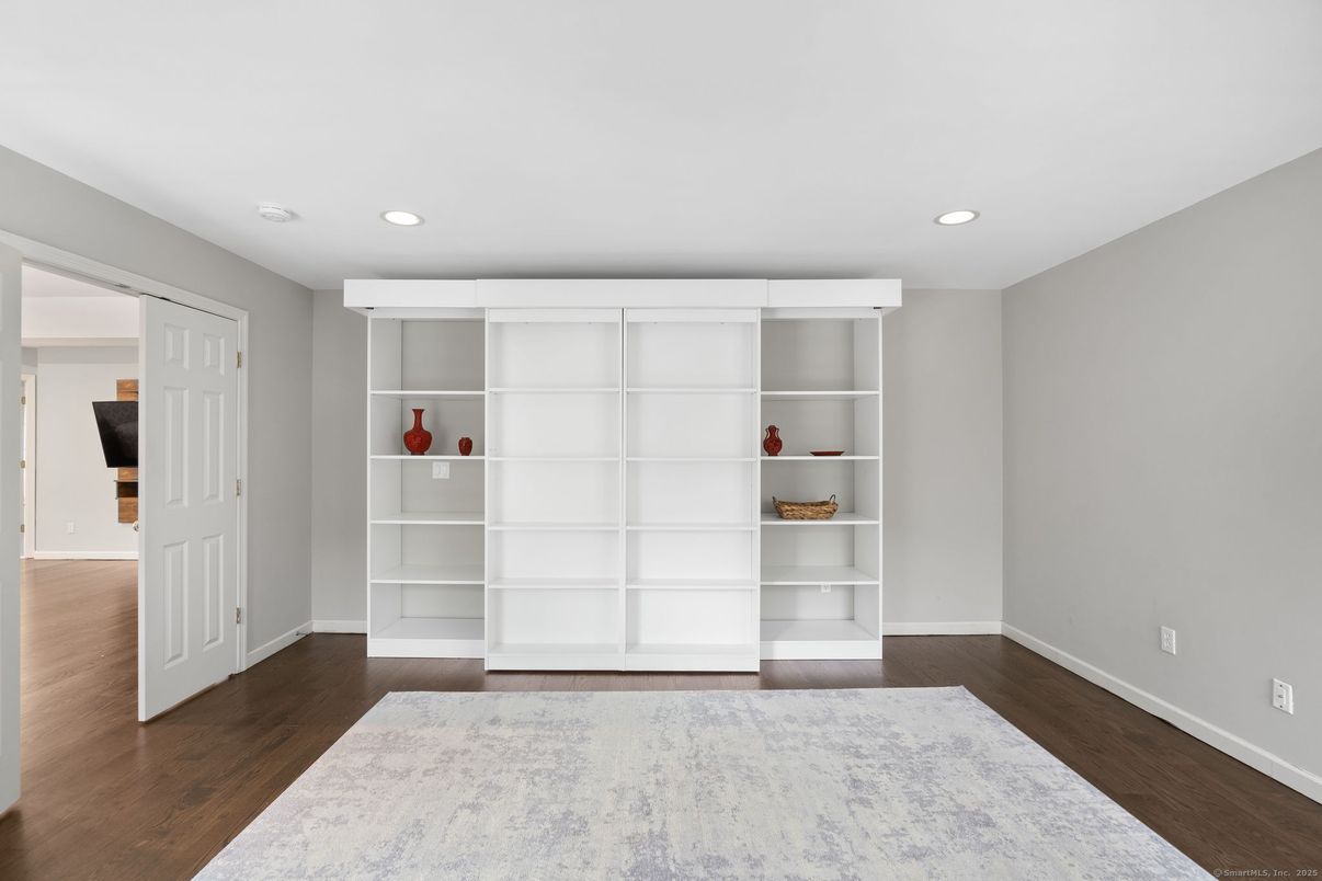 Interior, Recessed Lighting, Walk-in Closets, Wood Texture Flooring