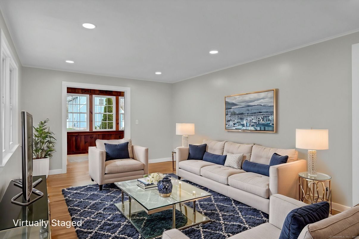 Interior, Living room, Recessed Lighting, Wood Texture Flooring