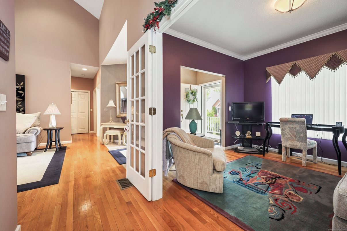 Home Office, Interior, Living room, Recessed Lighting, Wood Texture Flooring