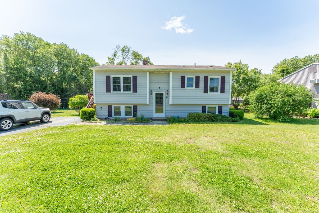 Backyard, Exterior, Facade, Raised Ranch