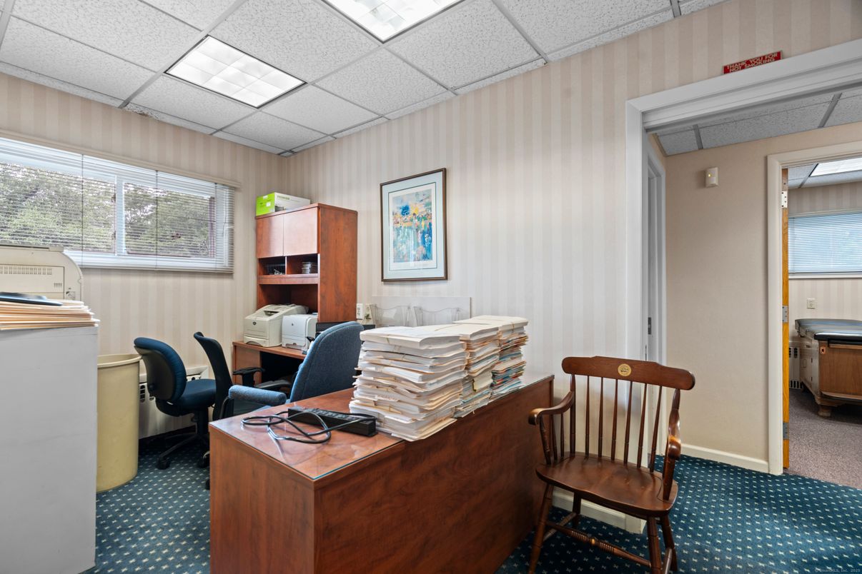 Home Office, Interior