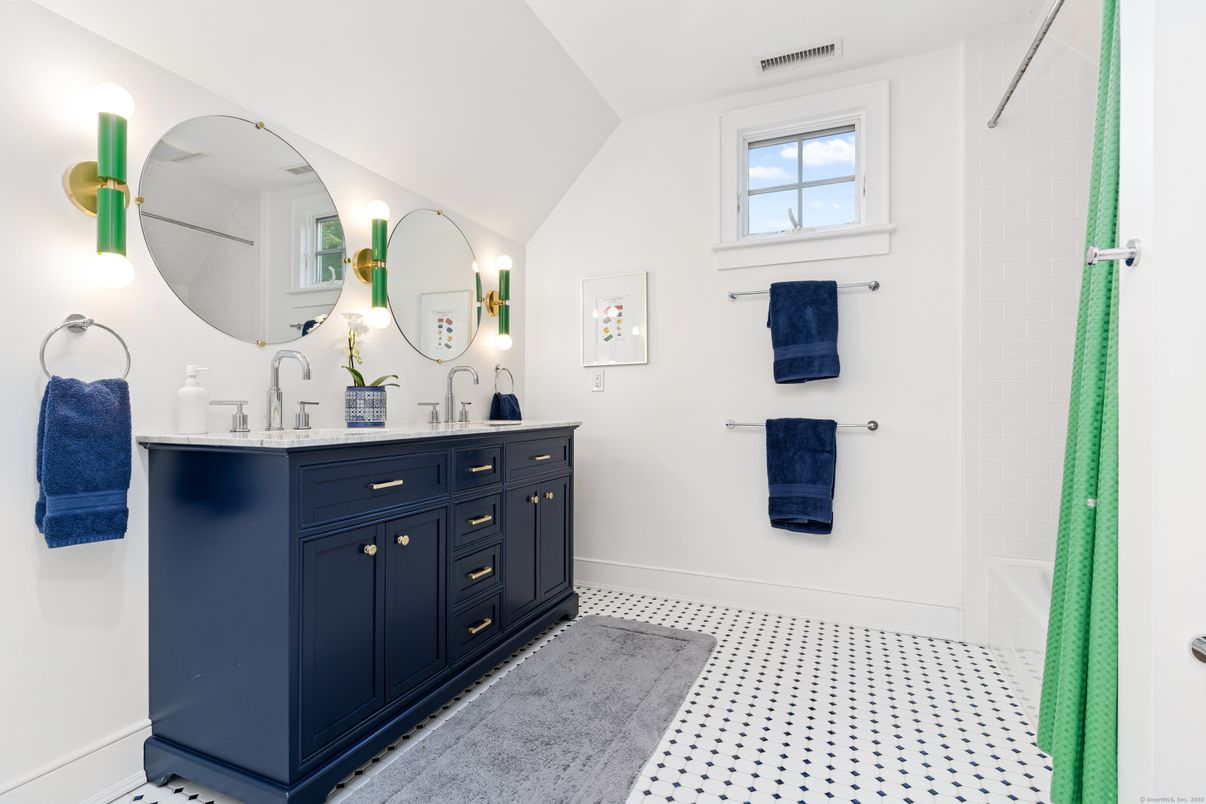 Bathroom, Dual Sink Vanities, Interior