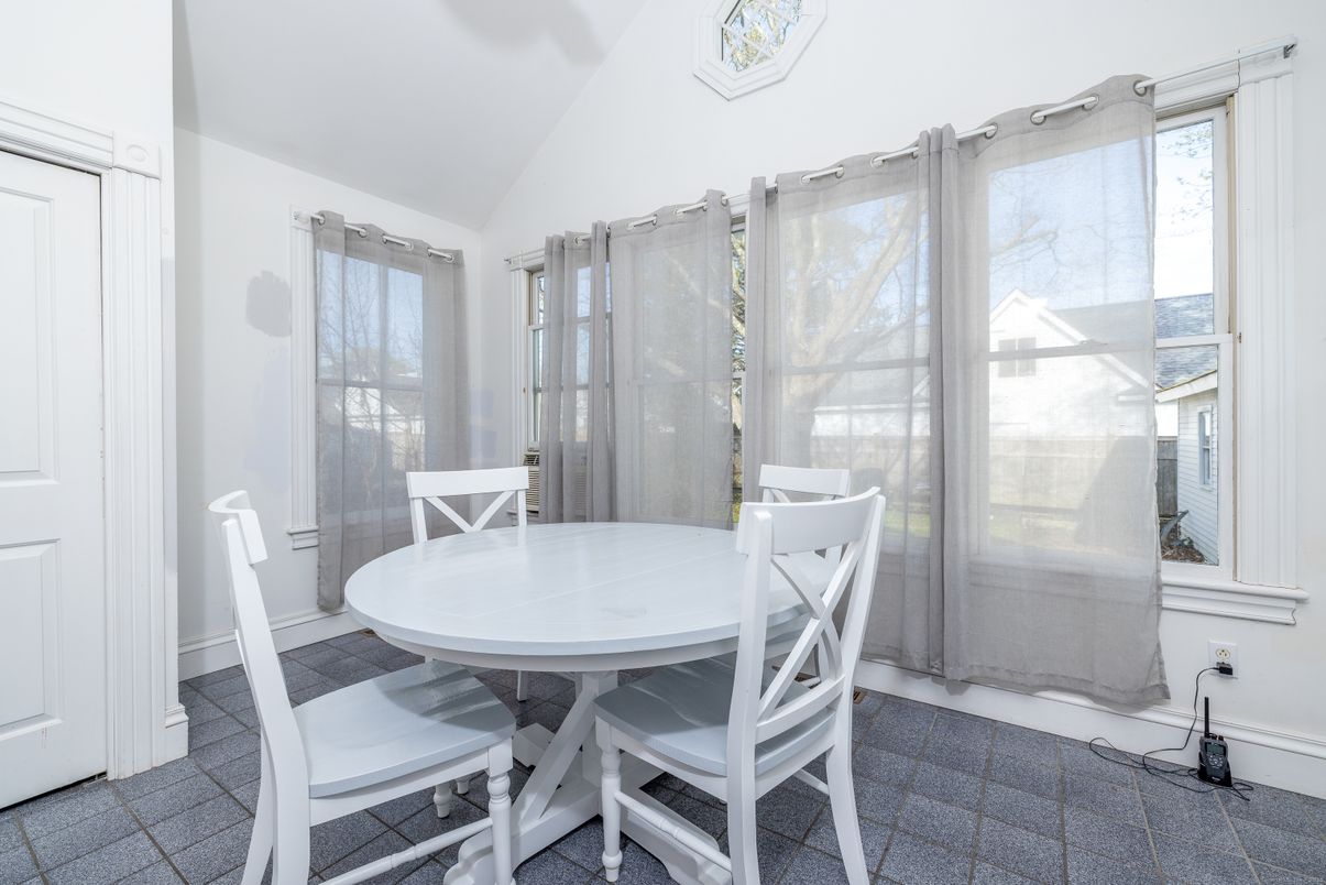 Dining room, Interior