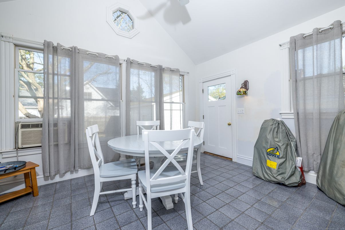 Dining room, Interior
