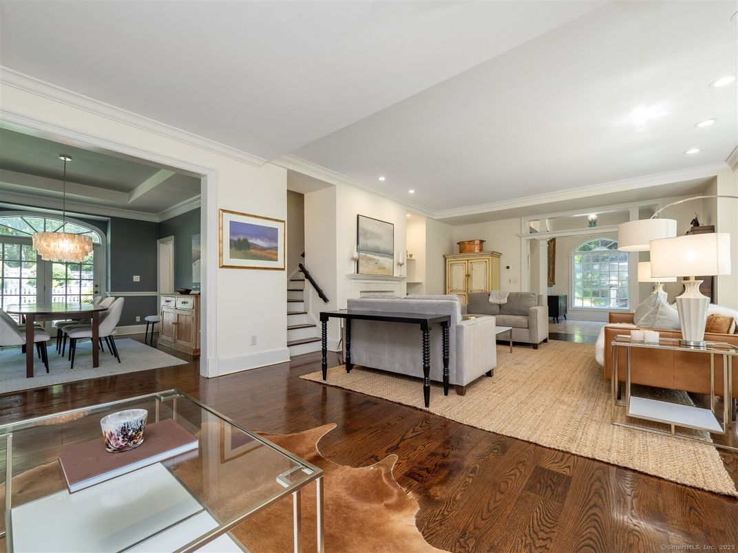 Chandelier, Dining room, Interior, Living room, Pendant Lights, Recessed Lighting, Wood Texture Flooring