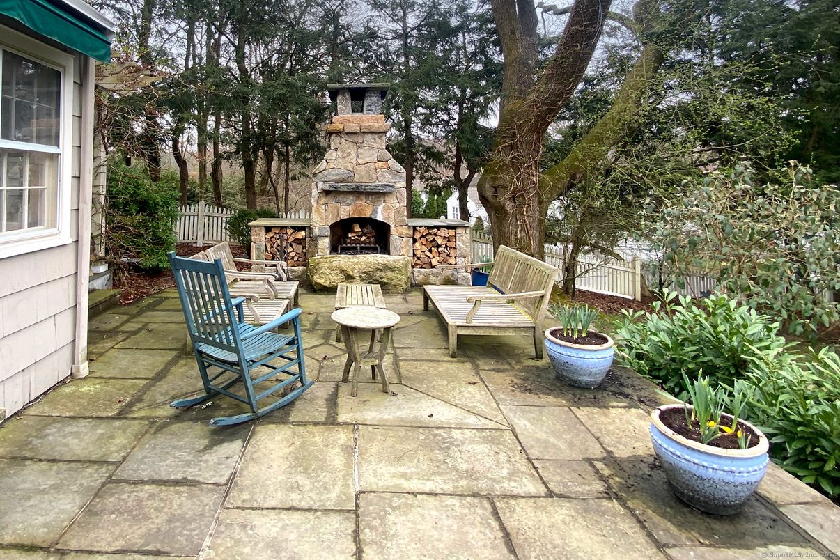 Exterior, Fireplace