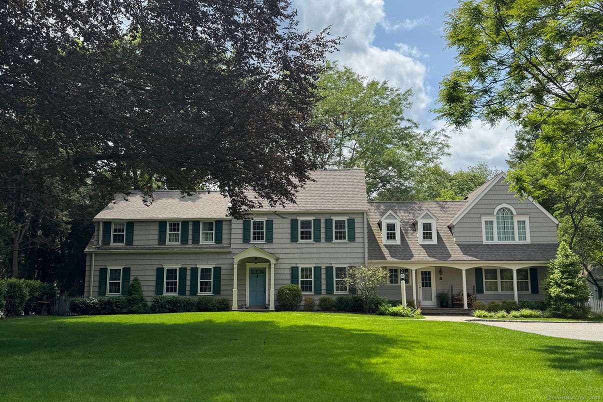 Exterior, Facade, Georgian