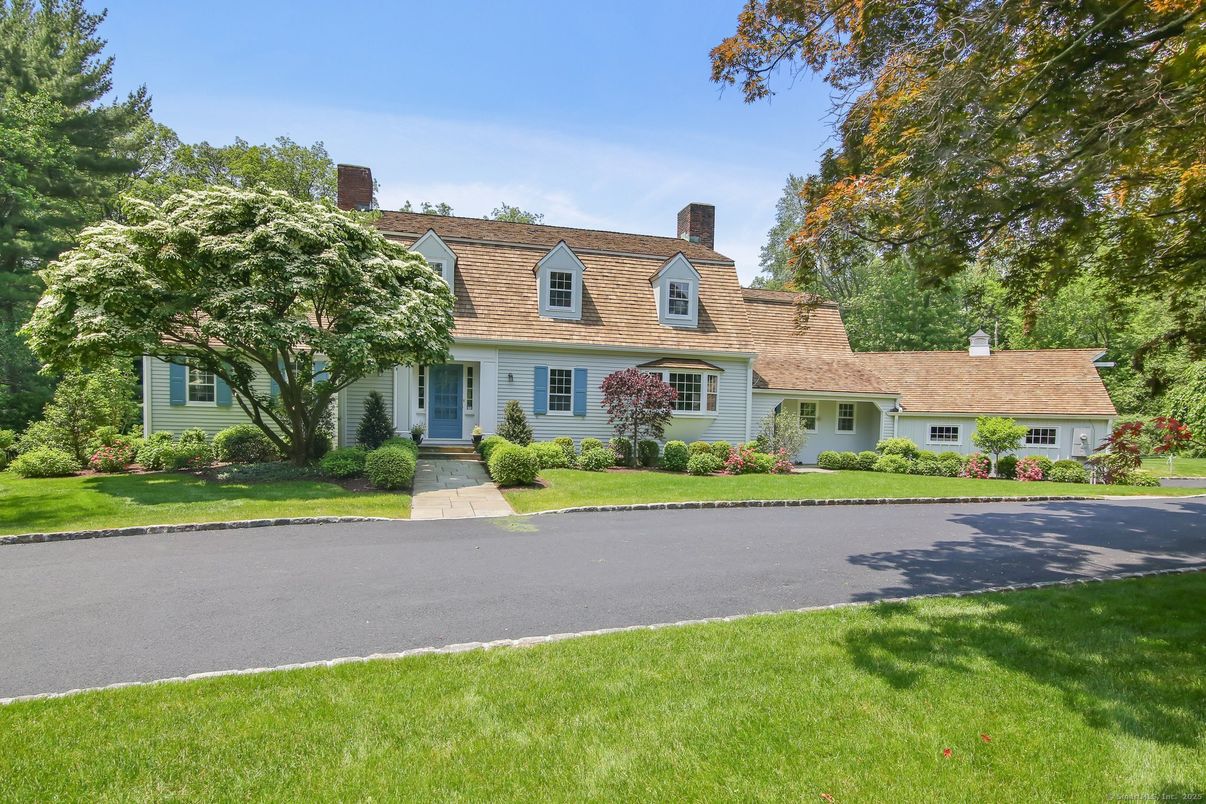Exterior, Facade, Cape Cod