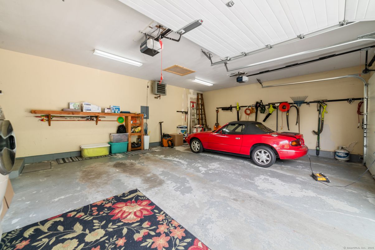Garage, Interior