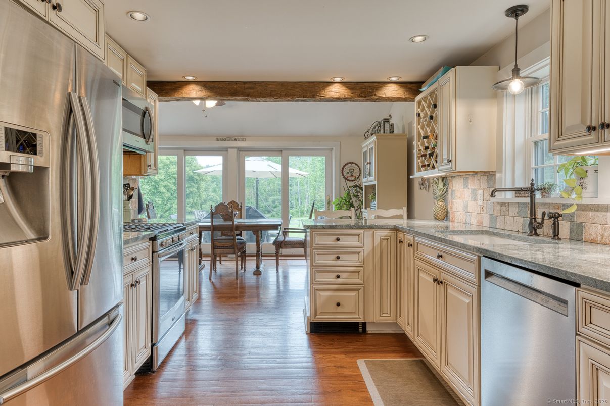 Dining room, Interior, Kitchen, Pendant Lights, Recessed Lighting, Wood Texture Flooring