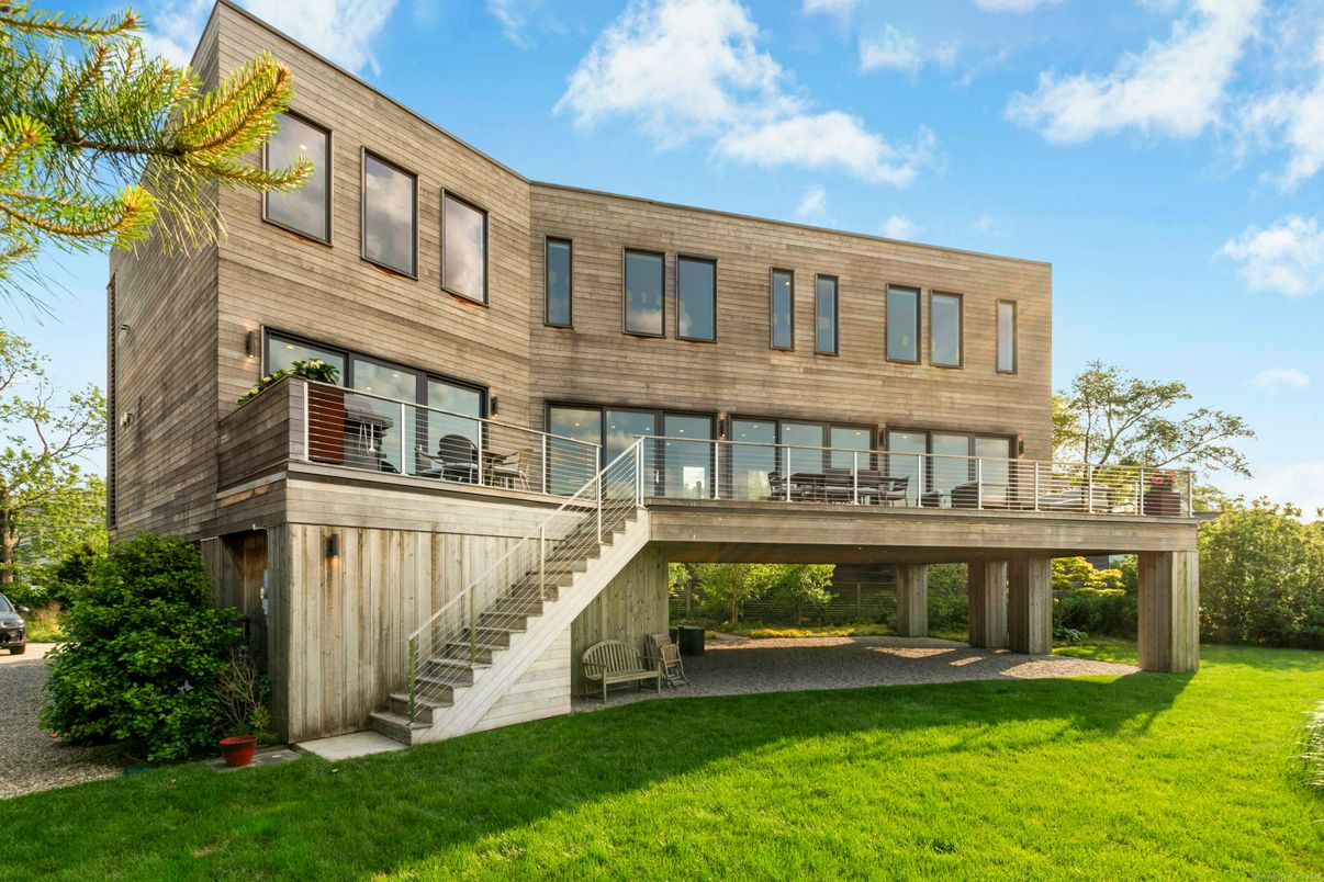 Backyard, Exterior, Facade, Modern