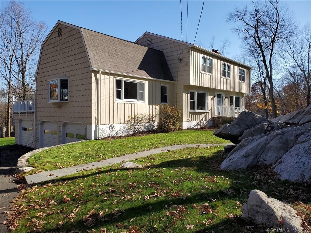 Attached, Exterior, Facade, Raised Ranch