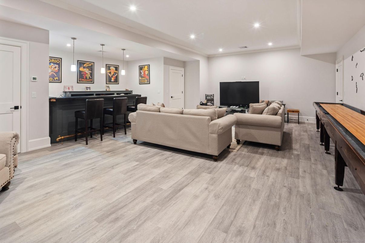 Billiard Table, Game Room, Interior, Living room, Pendant Lights, Recessed Lighting, Wood Texture Flooring