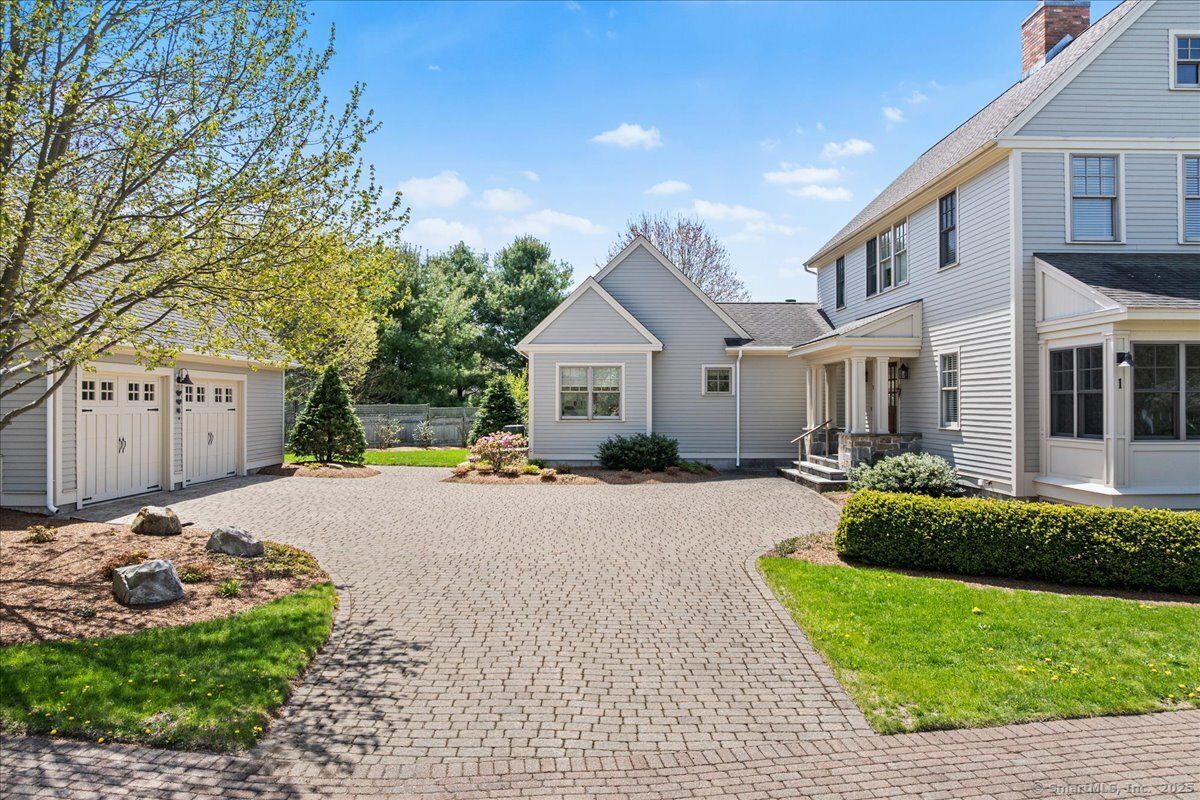 Backyard, Detached Garage, Exterior