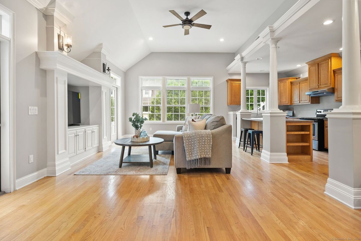 Interior, Kitchen, Living room, Recessed Lighting, Wood Texture Flooring