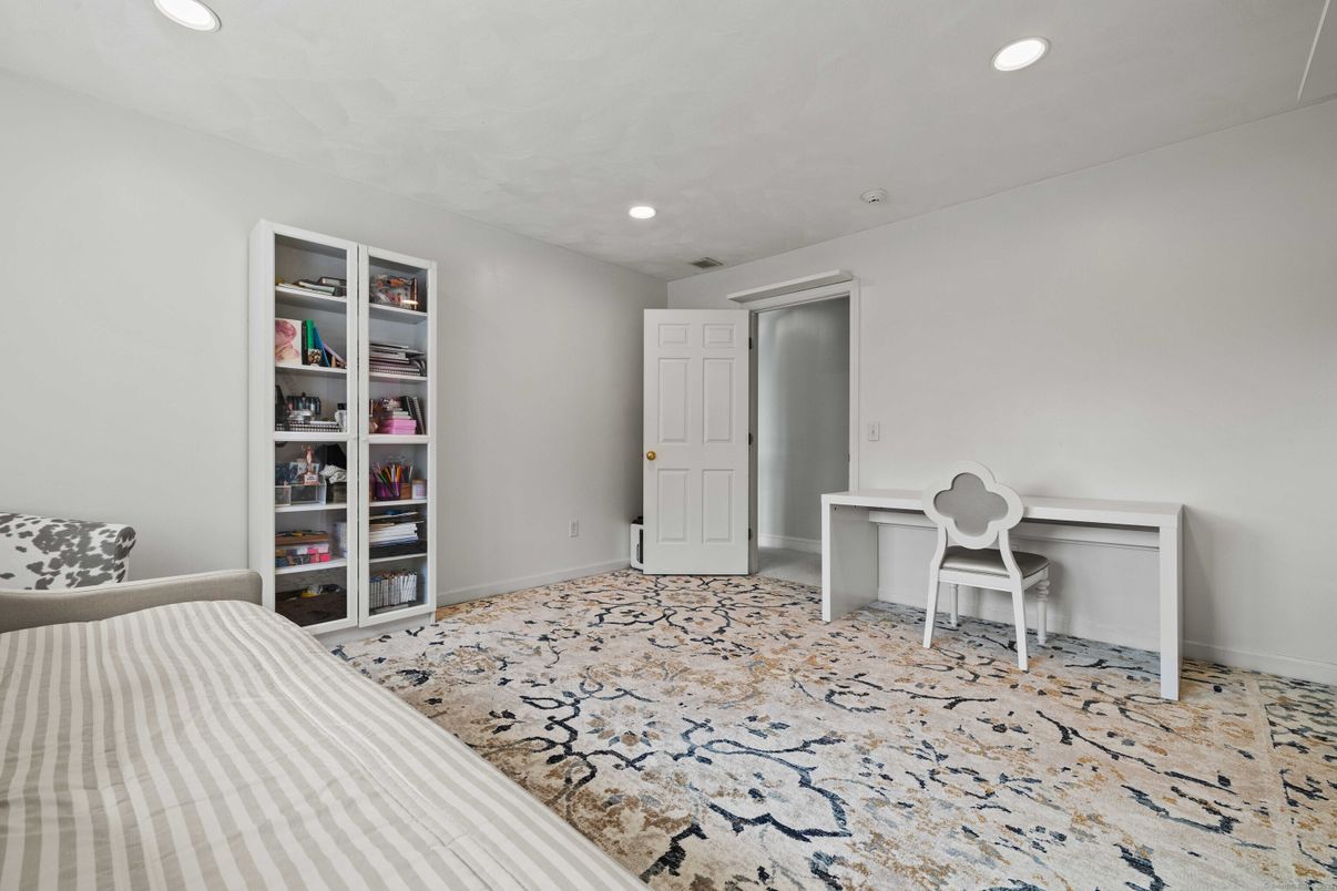 Bedroom, Home Office, Interior, Recessed Lighting