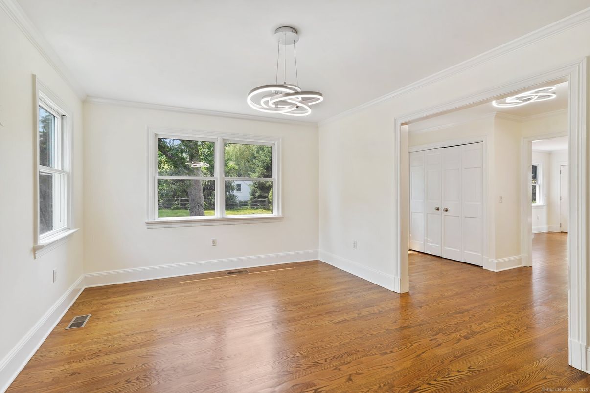 Empty room, Interior, Pendant Lights, Wood Texture Flooring