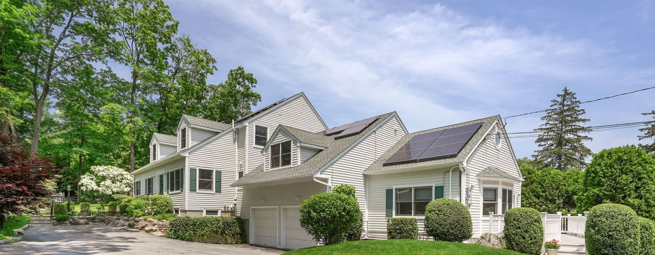 Attached, Exterior, Facade, Solar Panels, Queen Anne Victorian