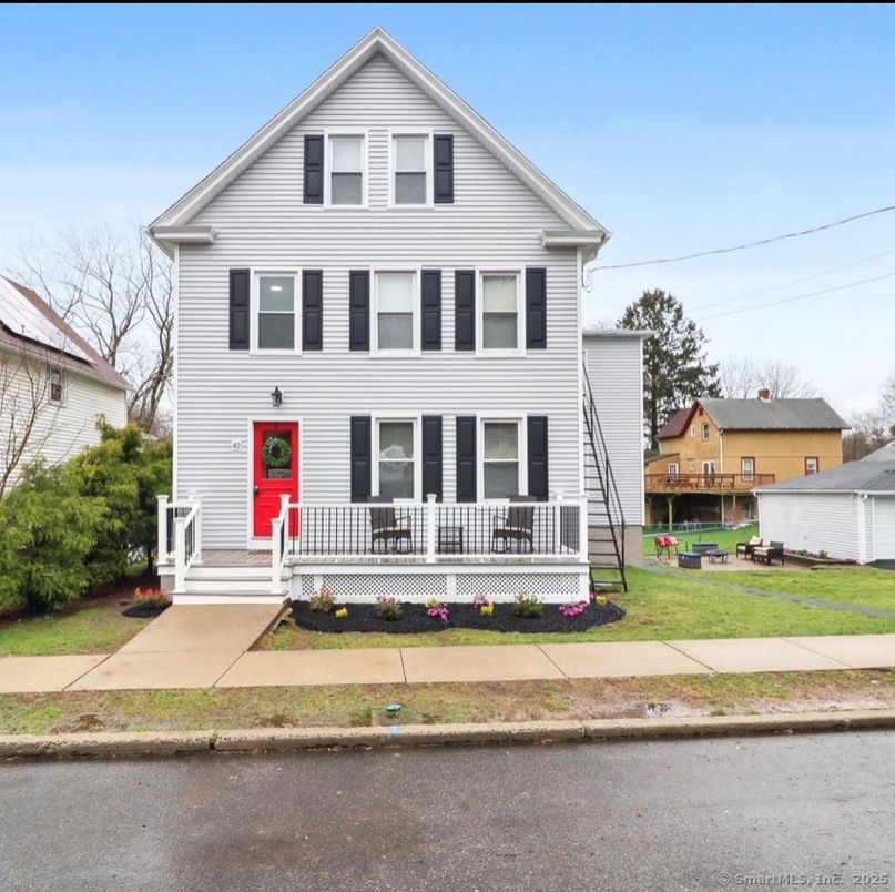Exterior, Facade, Queen Anne Victorian