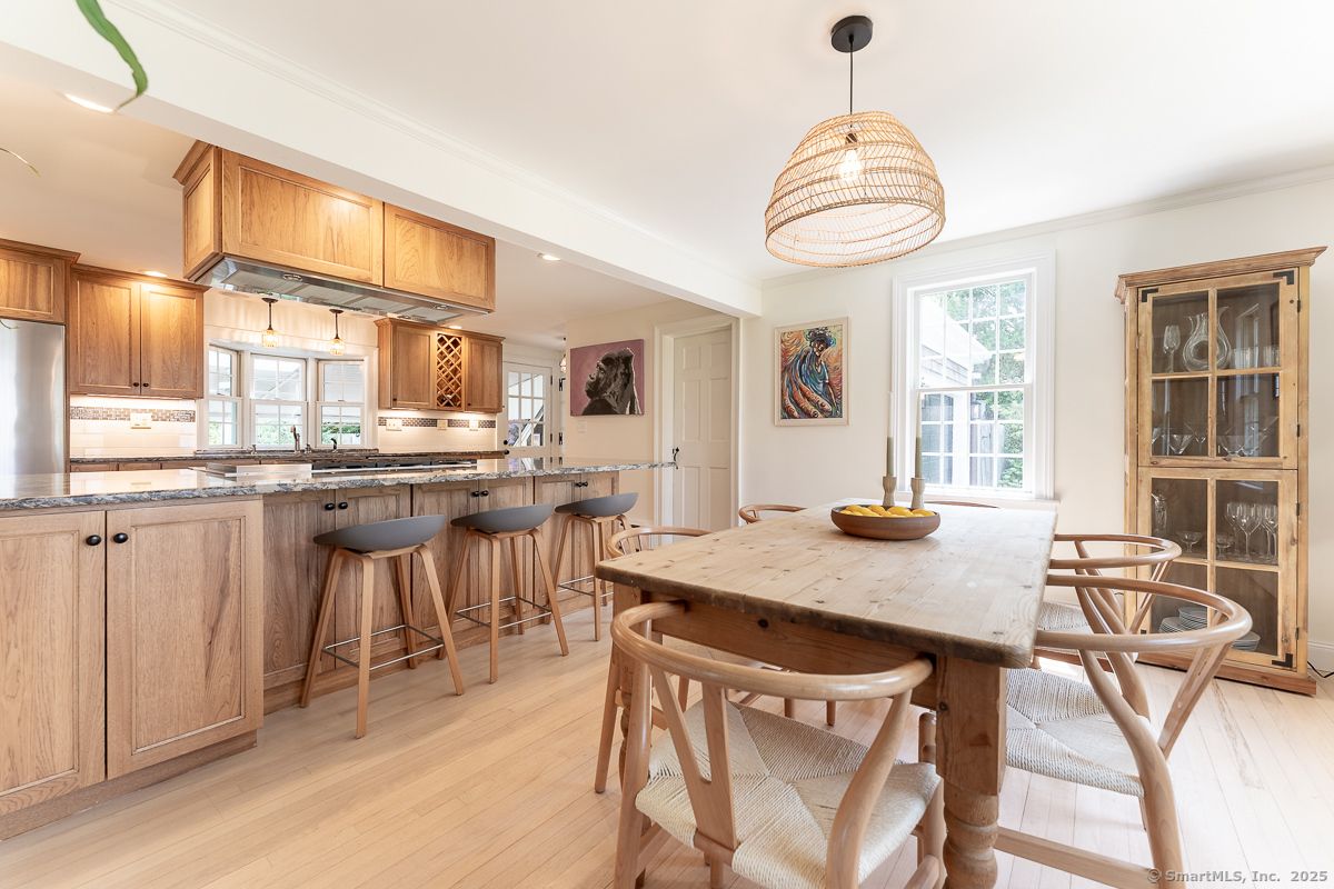 Dining room, Interior, Kitchen, Pendant Lights, Recessed Lighting, Wood Texture Flooring