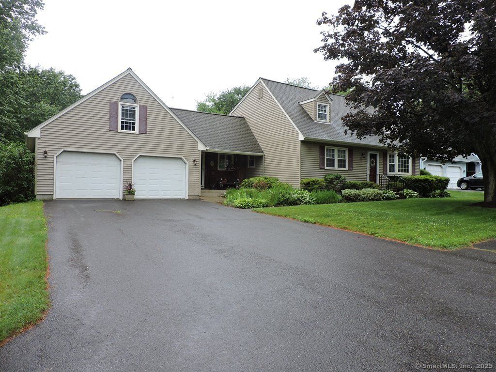 Attached, Exterior, Facade, Brick Facade, Cape Cod