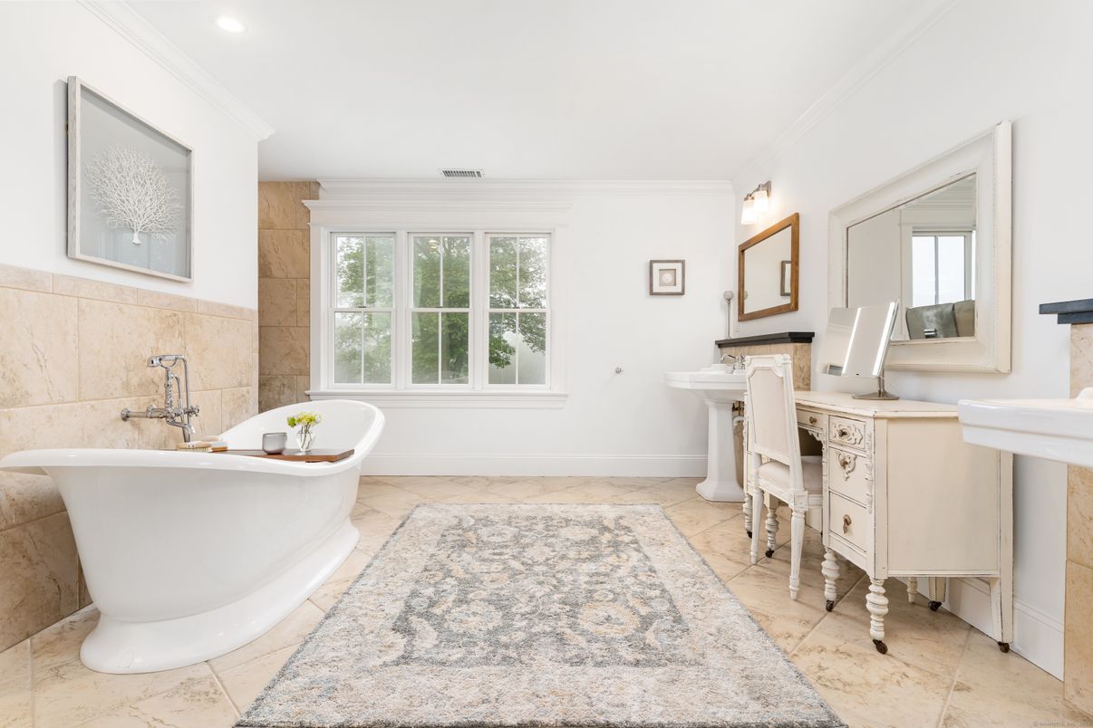 Bathroom, Free Standing Baths, Interior, Recessed Lighting