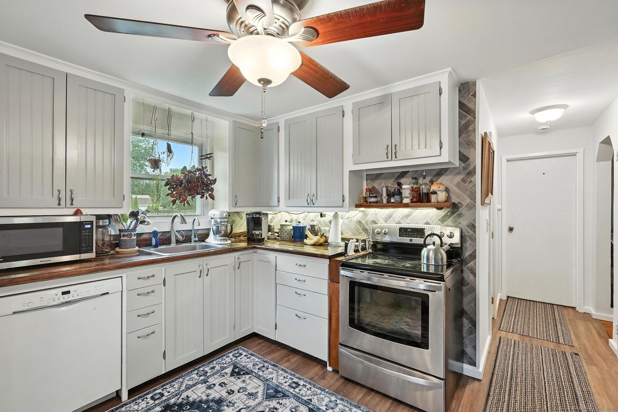 Interior, Kitchen, Stainless Steel Appliances, Wood Texture Flooring