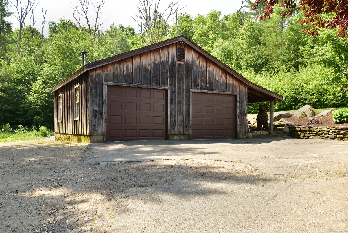 Detached Garage, Exterior