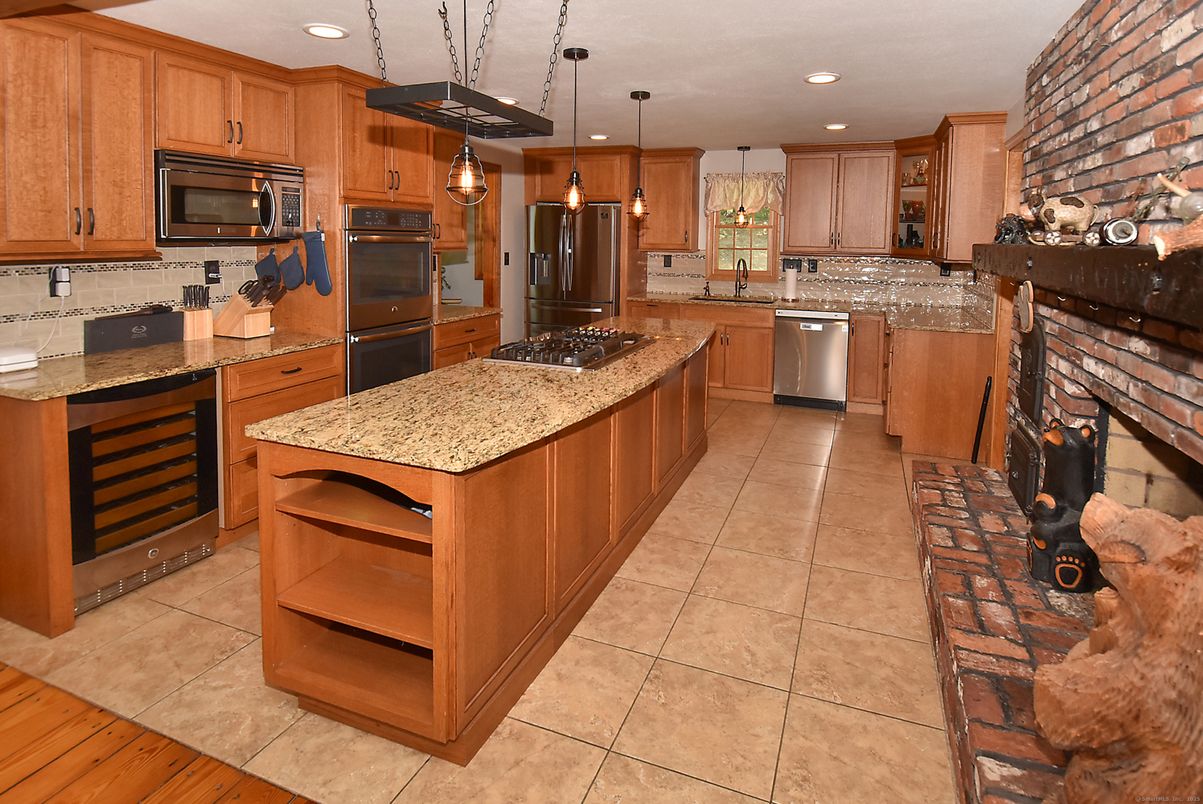 Interior, Kitchen, Pendant Lights, Recessed Lighting, Stainless Steel Appliances