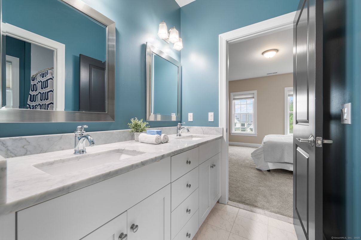 Bathroom, Dual Sink Vanities, Interior