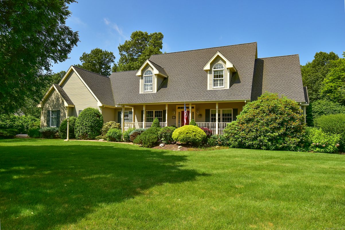 Exterior, Facade, Cape Cod
