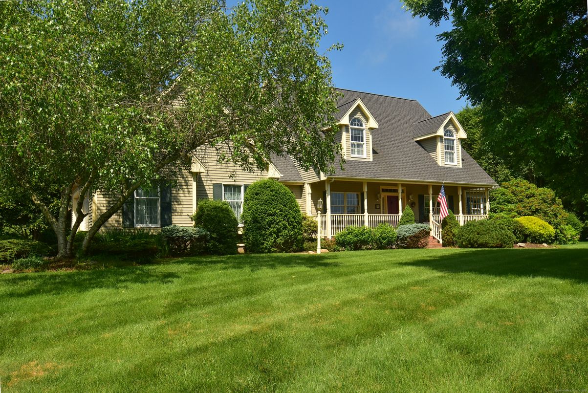 Exterior, Facade, Cape Cod