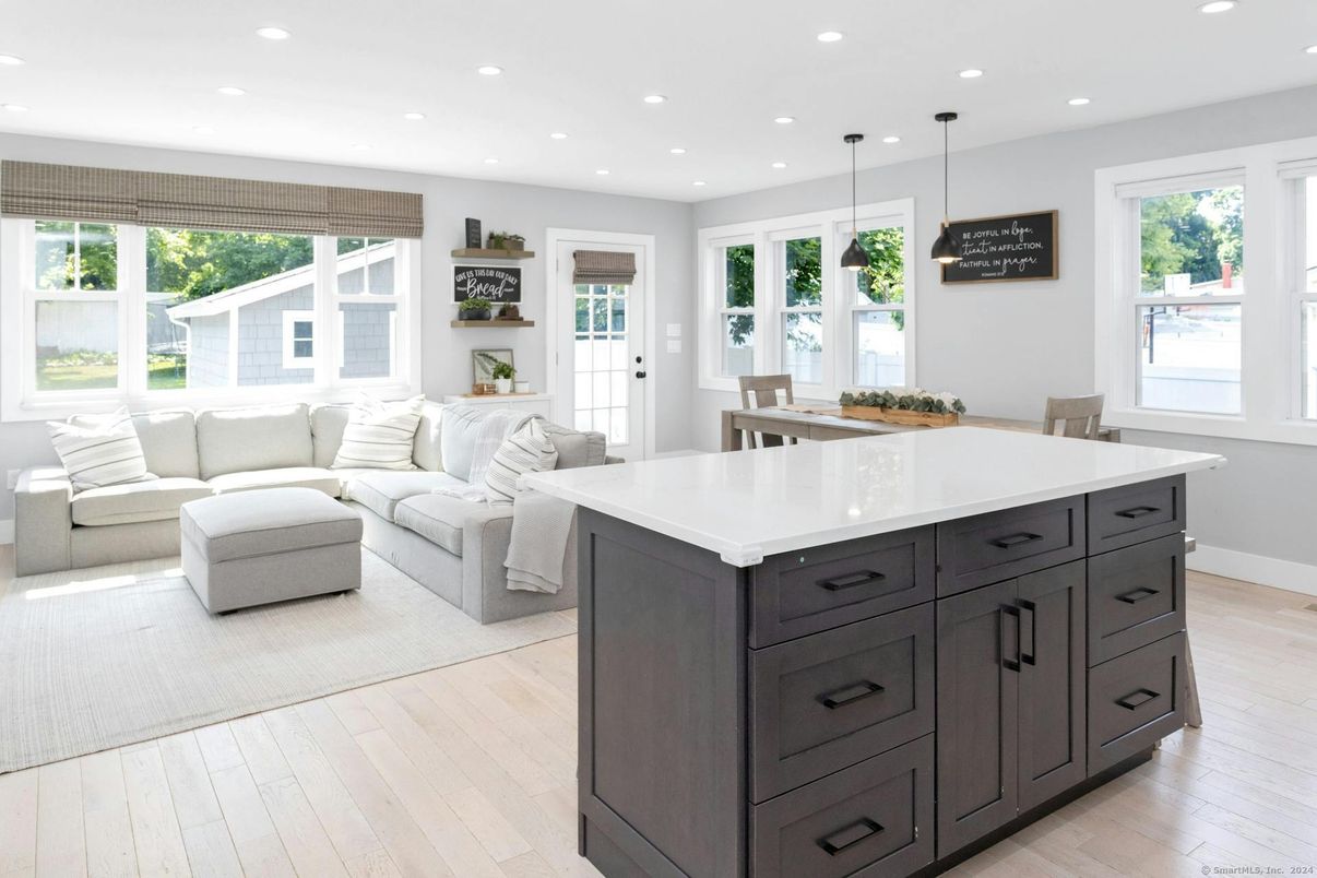 Interior, Kitchen, Living room, Pendant Lights, Recessed Lighting, Wood Texture Flooring