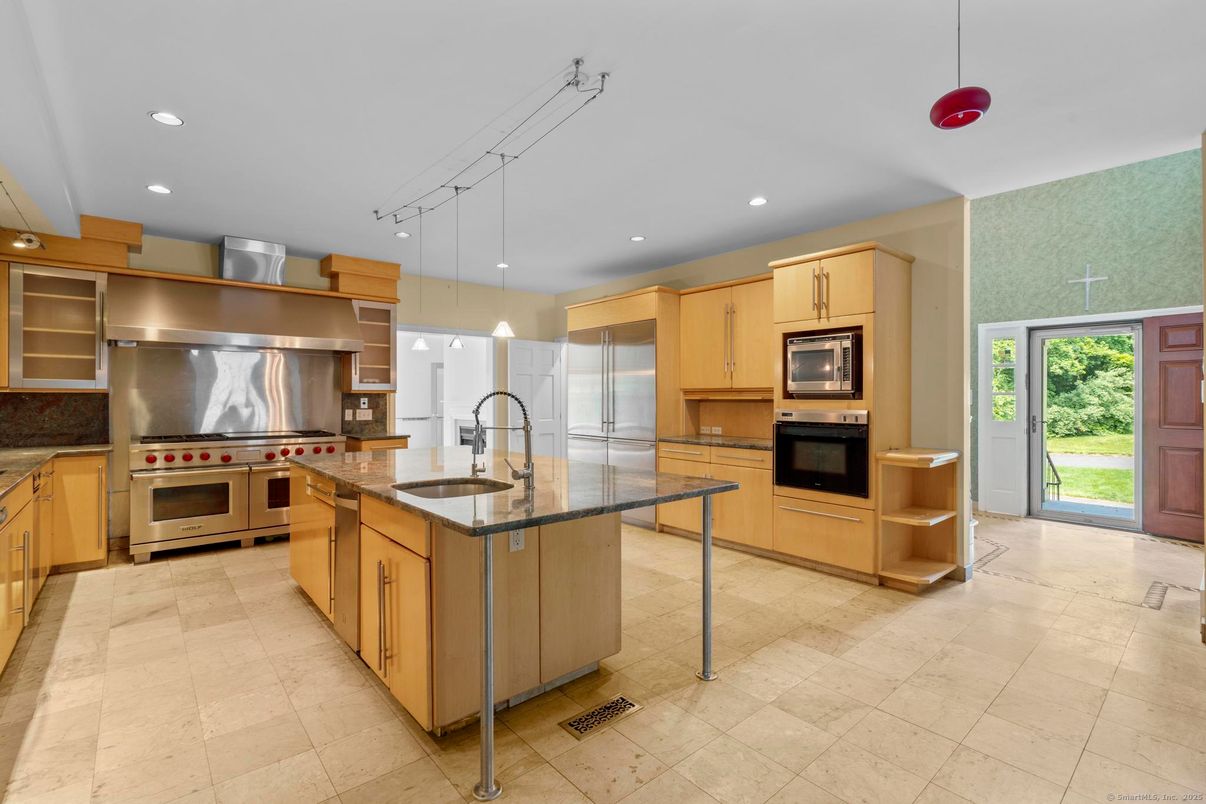 Interior, Kitchen, Pendant Lights, Recessed Lighting, Stainless Steel Appliances