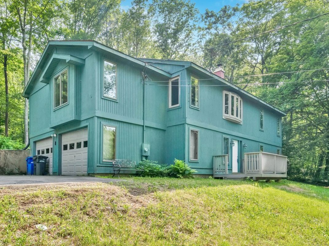 Attached, Exterior, Facade, Farmhouse