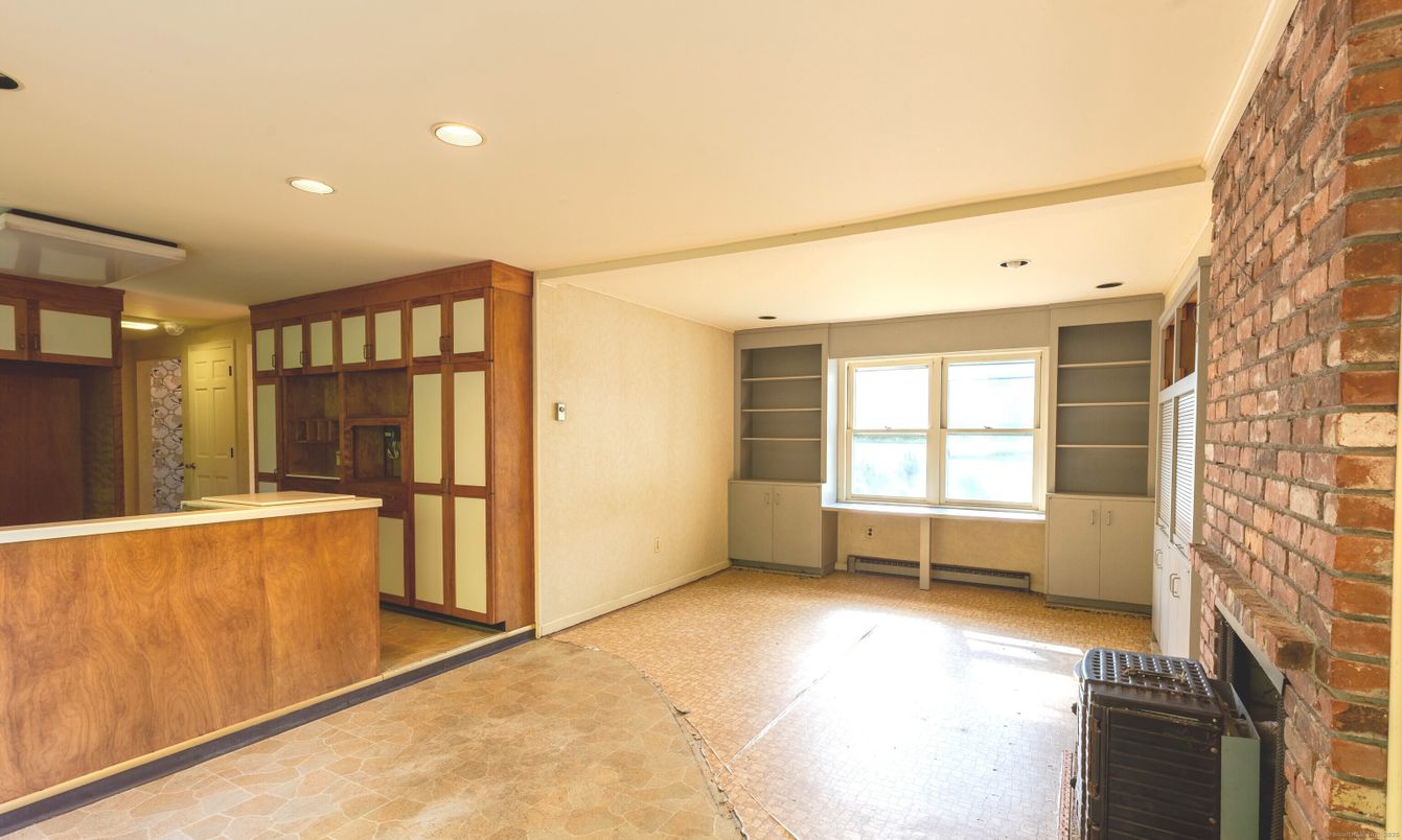 Empty room, Fireplace, Interior, Recessed Lighting