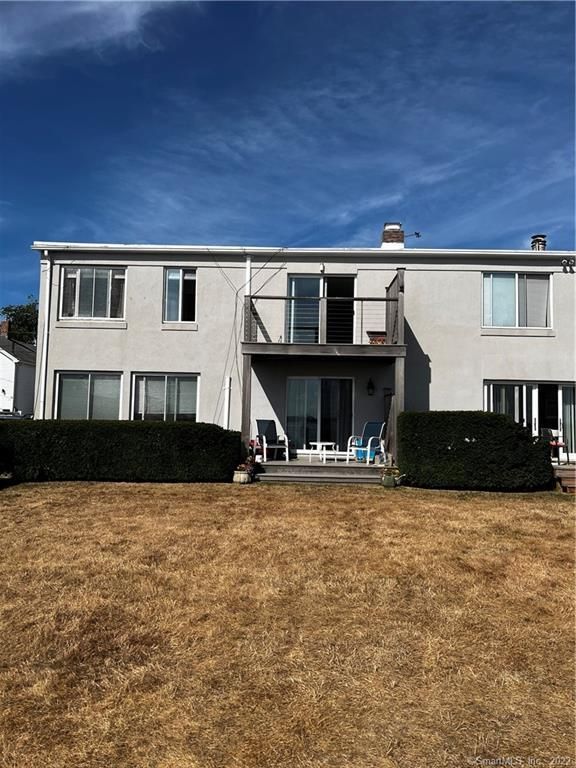 Backyard, Exterior, Facade, Raised Ranch